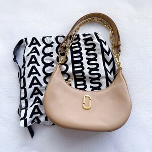 Marc Jacobs The J Marc Curve Leather Shoulder Bag Camel